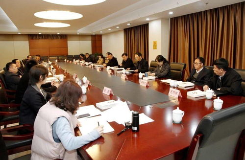 教育整頓 抓好 五個(gè)帶頭 推進(jìn)教育整頓 徐州市司法局召開隊(duì)伍教育整頓中心組專題學(xué)習(xí)會(huì)